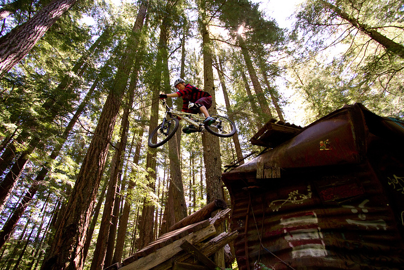 It only takes a quick look at the Attack Trail to realize that this is a machine that is put together to please those who relish each and every downhill portion of a trail. If the rear thru-axle, and robust parts package didn't make it clear enough, the slack steering angle and long-ish wheelbase should do the trick. Yes, you can ride it to the top (pretty damn well, as it turns out!), but this bike is put together to have fun going the opposite direction and it does pretty well at it. The white Marin is a very confident descender, due in many ways to the combination of inspiring geometry and a chassis that is incredibly stiff. Now, to be honest with ourselves, there are a lot of bikes out there that are more than adequately rigid. In fact, most bikes are... but the Attack Trail makes most of those feel as if all of their pivot hardware has come loose. The 12 x 135 mm thru-axle and sturdy frame that uses large tubes and short stiff suspension links combine for a chassis that feels as if it has zero deflection. The frame's confidence inspiring construction combined with a long wheelbase and 66 degree head angle all add up to a bike that really wants to go fast, but I struggled to get the rear suspension to live up the frame's potential. At 30% sag, the rear end felt harsh on anything that didn't push the bike deep into its travel, transmitting a fair bit of feedback and generally feeling rough on fast trail chatter, almost as if the bike's tires were over inflated. I struggled to tune this out and I ended up needing to run excessive amounts of sag in order to make the bike forgiving enough, which unfortunately would result in the bike reaching bottom far too often. Conversely, when set at 30% and ridden hard over big terrain, the Attack Trail was a joy. The rear end seemed to thrive on hits that forced it deep into its travel and the bike felt as stable and composed as much longer travel machines. While it was nice to know that the bike was there for me when I decided to go hard, it would be great to be able to set it up closer to a middle ground that would excel on more trails and under more riders. There was some noticeable suspension stiffening when on the binders, but less so than some other bikes are guilty of. The Attack Trail moniker is perfectly suited to the bike, you really get the most out of it when attacking the terrain and pushing the bike hard.