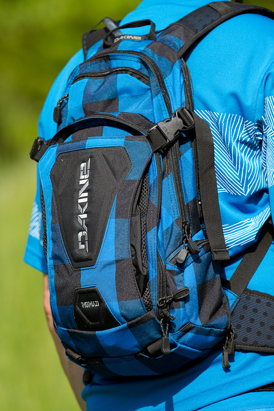 Dakine Session vs. Drafter MTBNews.de IBC Mountainbike Forum