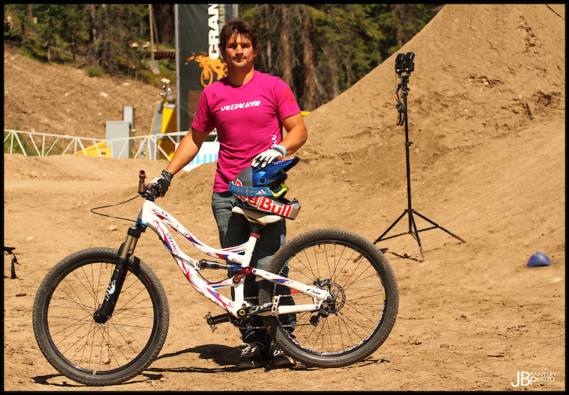 Darren Bearclaw and the Specialized SX