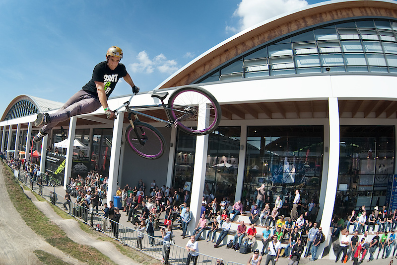 Marek Lebek at Eurobike contest with his Cody and Nitro bar