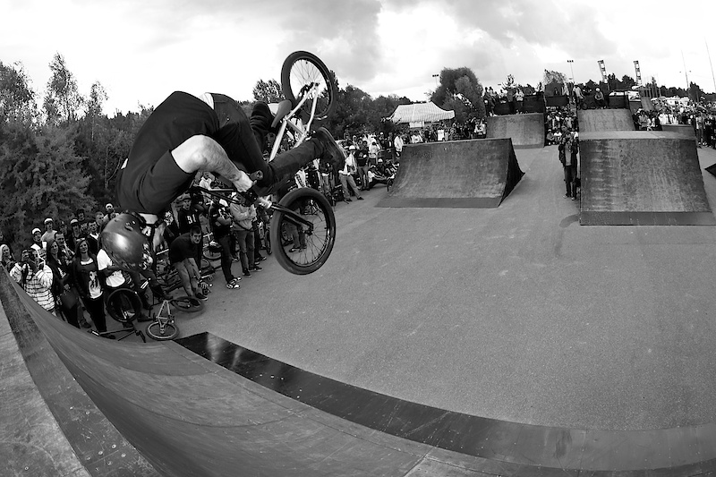 Maciek Kiwak; backflip to fakie
