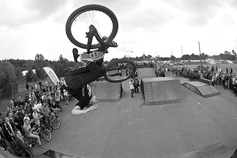 Dawid Godziek; flair no-hander