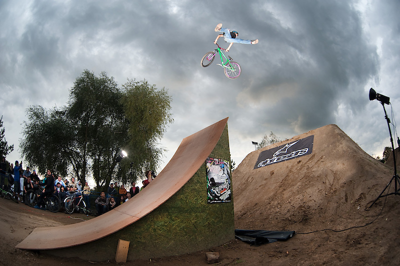 Karol Pelka; tailwhip cancan