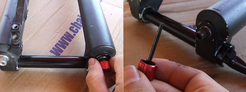 <span style='font-size:20px'>Step 2.</span> Open the rebound and compression to the fullest position, taking note of your settings before doing so. Remove the red knob (rebound) - just pull with your hand.
