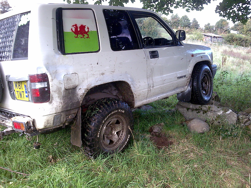 Isuzu Trooper Off Roading. 1994 Isuzu Trooper 3.1TD