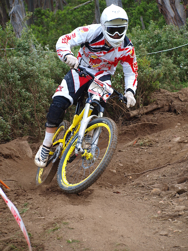 Joe was photogenic with his yellow Transition and bright kit, fortunately he can also handle a bike, 4th place!