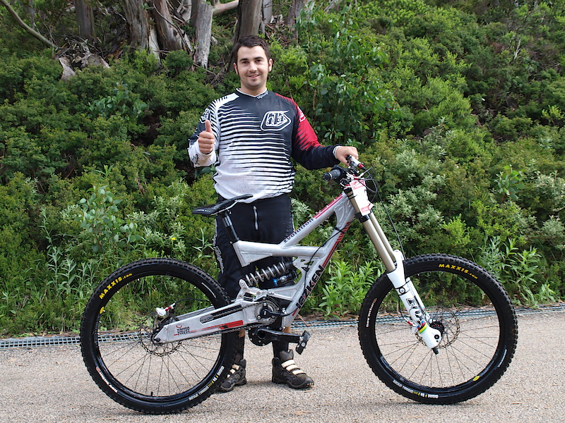 The most unique bikes at the events were the Jezken bikes that the Panozzo brothers were riding. These are still at the prototype stage, but the feedback from the riders has been good. An internal gearbox reignites the old debate about the future of bikes. For now enjoy the photo as much as Liam is enjoying posing for it!