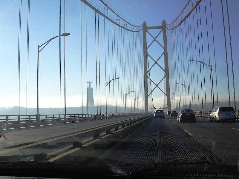 Atravessar a ponte 25 de Abril / photo by Tina
