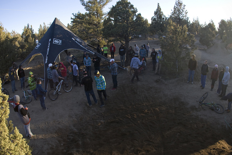 Best Trick at UDUG 2011 goes down with a massive crowd of spectators!