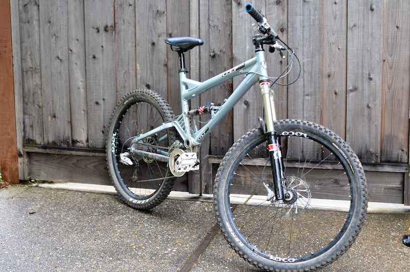 Gt i drive 5.0 best sale mountain bike