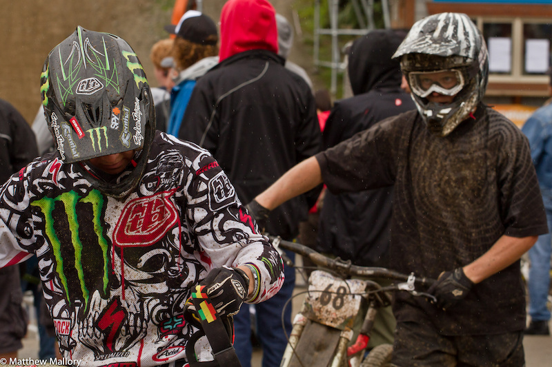 Two threats for the Garbanzo Endurance Downhill Troy Brosnan (left) and local ripper Kenny Smith (right).