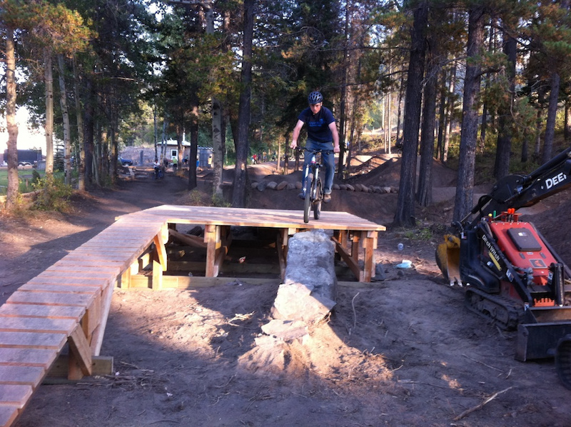 Simon Garstin from the Hoots crew checking out the platform's rock lines
