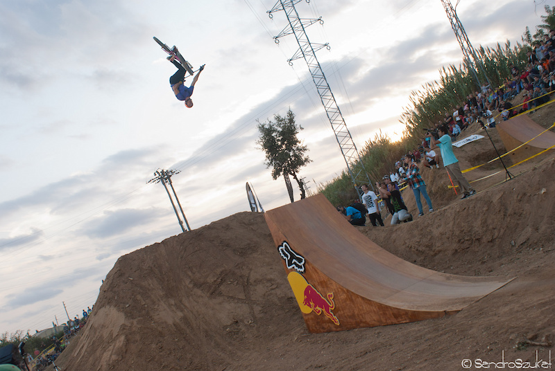Pavel Vishneviy, backflip table