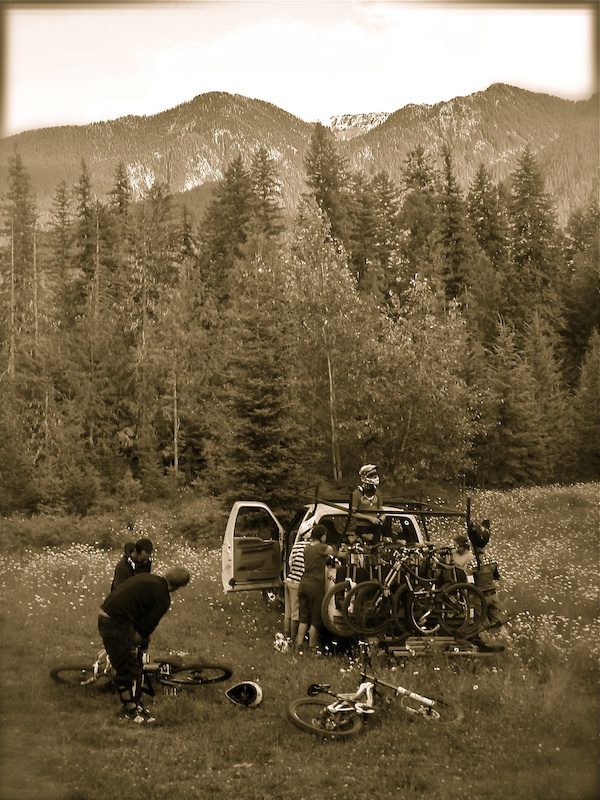 We put some serious mileage on Kiwi's truck over those eight days. Shuttles often consisted of maxing out the load with 12 bikes and 12 people.