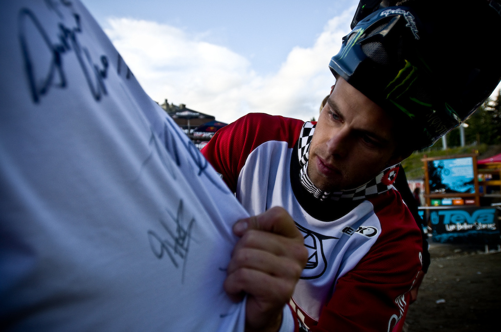 Who doesn't want the current reigning FMB world champ to sign your jersey? Zink is great at winning, and knows how to cope with stress and pressure.