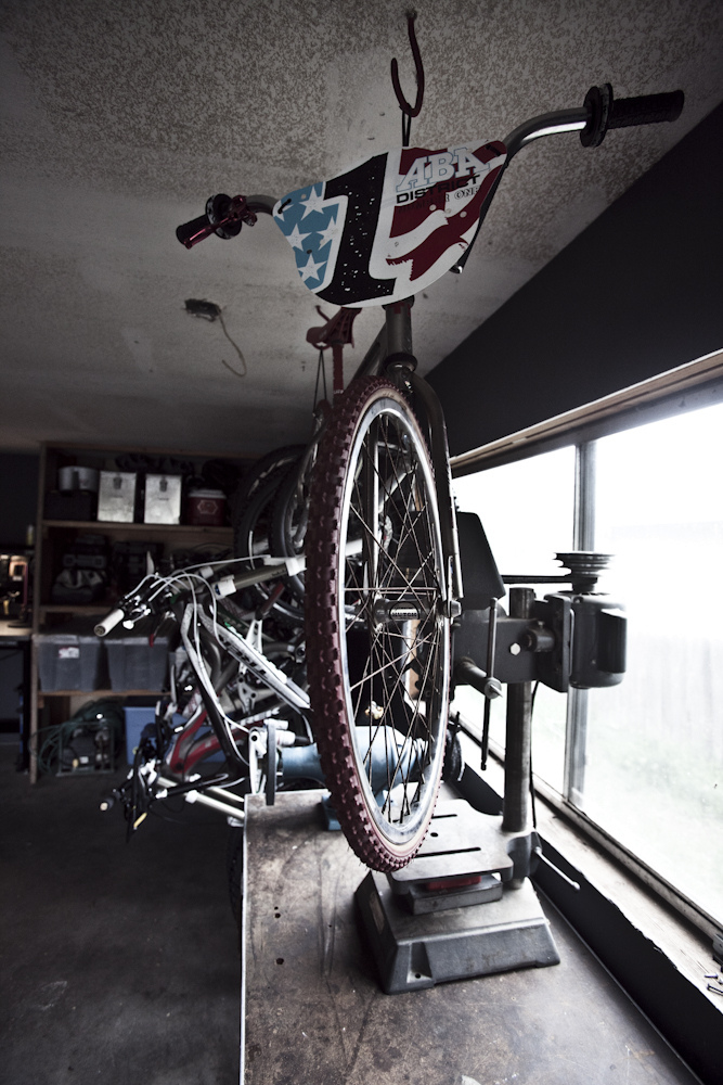 Ross' roots run deep. Growing up he was a BMX superstar hence the old titanium BMX hanging from the ceiling. Ross showed us his signed number plates collection with autographs from Lopes and Carter from back in the day. 