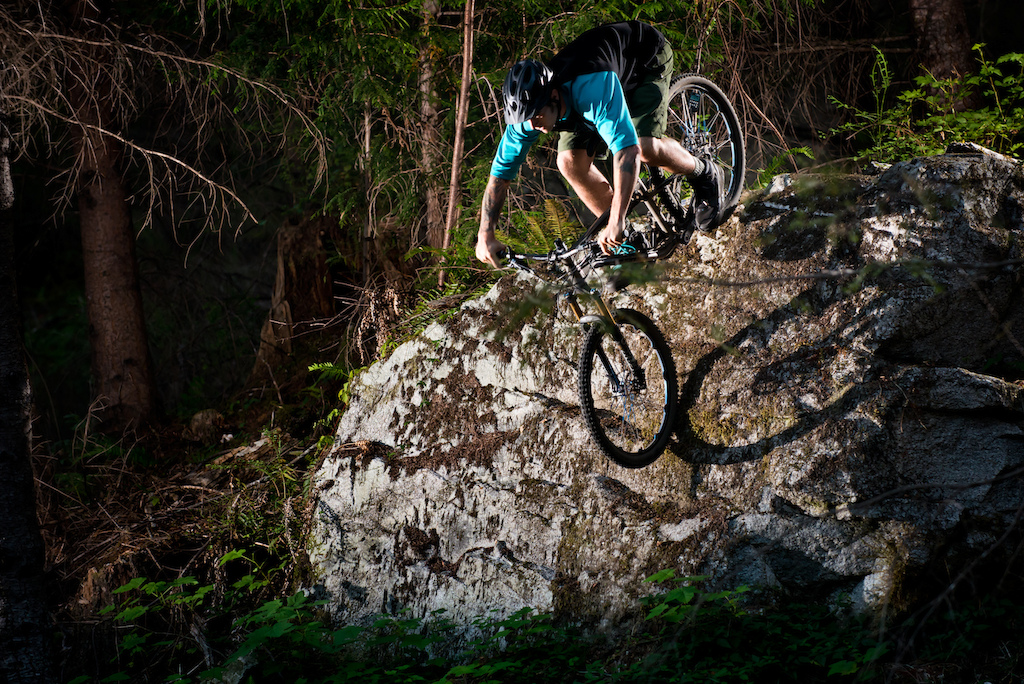 Bandit may be cross-country capable, but XC is certainly not it's limitation. Transition has designed the frame with a strength-to-weight ratio that makes the Bandit light enough to cover lots of ground, but strong enough to endure bits of technical terrain.