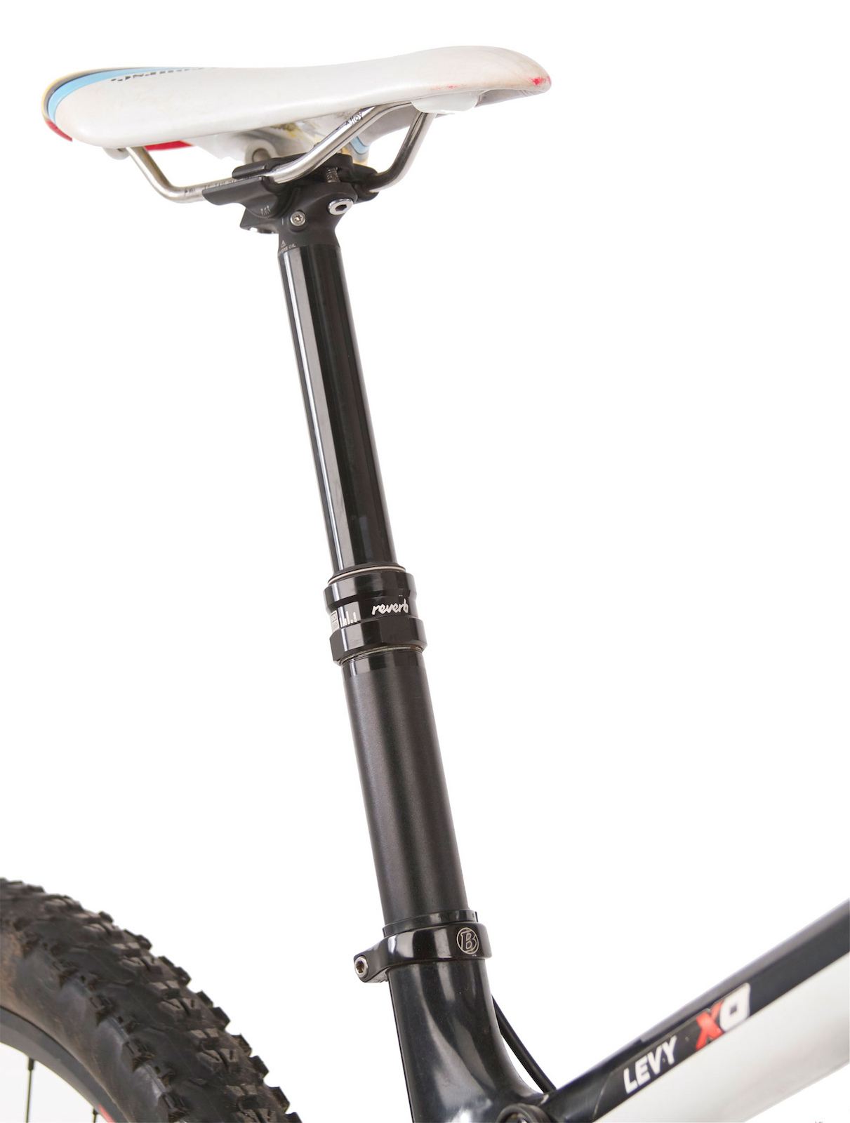 The Reverb offers 125mm of drop, and is the only telescoping post that is activated with a hydraulic remote.<br><br><span style='font-size:17px'>RockShox Reverb details:</span><br><br>- Hydraulically controlled telescoping seat post<br>- 100mm and 125mm drop options (<i>infinite height adjustment</i>)<br>- Full lengths: 100mm drop - 355, 420mm, 125mm drop - 380mm, 420mm<br>- Zero offset, two bolt head<br>- XLoc handlebar remote only<br>- Diameters: 30.9 and 31.6mm<br>- Weight: 520 grams (<i>including remote, hose and hardware</i>)<br>- MSRP: